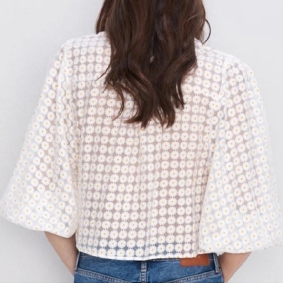 Zara Daisy Cropped Blouse - Picture 5 of 7